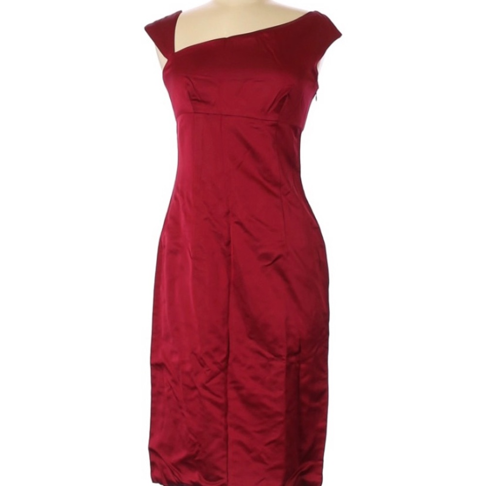 MONIQUE LHULLIER  6 asymmetrical red satin dress in Excellent condition